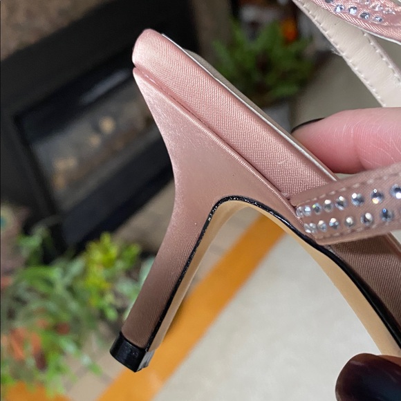 Sparkling satin taupe Slingback Heels size 8.5. MOB, MOG. Never worn! - Picture 3 of 4